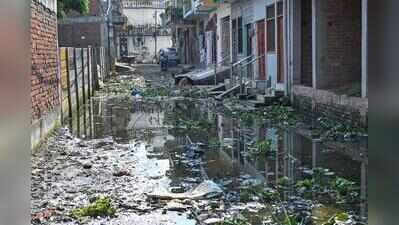 Floods disrupt healthcare access as residents face health risks