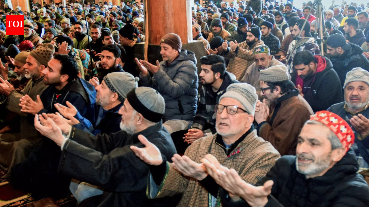 J&K leaders oppose plan for uniform Friday sermons
