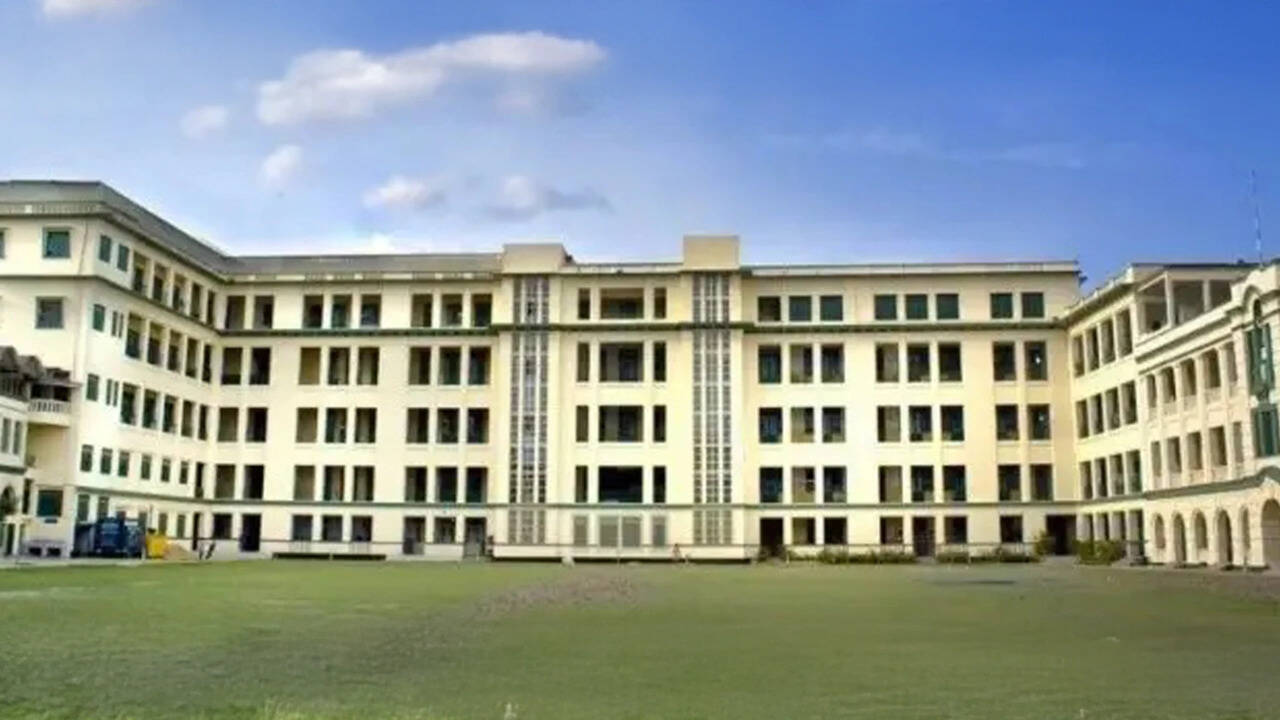 Calcutta University tweaks UG exam rules: 5 marks for attendance, fresh ...