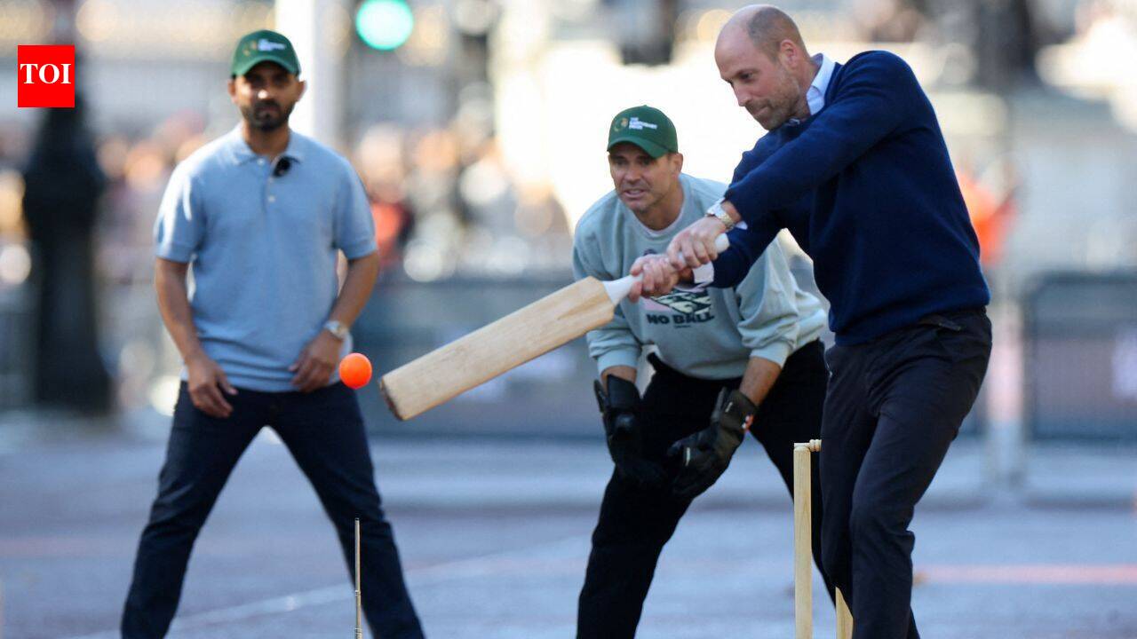 Ajinkya Rahane, Ganguly play tennis-ball cricket with Britain's Prince WIlliam outside Buckingham Palace