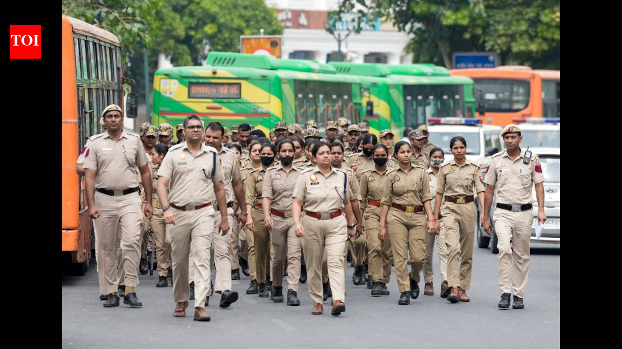 Delhi protest: Journalists slapped with SC/ST Act for casteist slur against ACP on duty