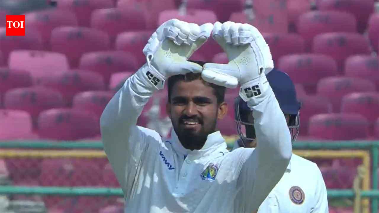 Mahipal Lomror in action for Rajasthan against Tamil Nadu in Jaipur