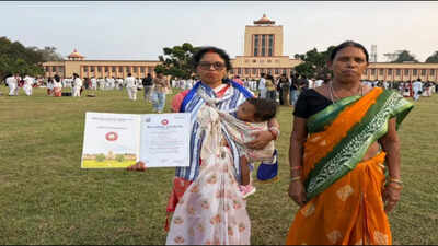 Meet Ranu Devi, who worked as a sanitation worker at BIT Mesra in Ranchi, earning just ₹400 a week; today, her daughter holds a PhD degree from the same institute