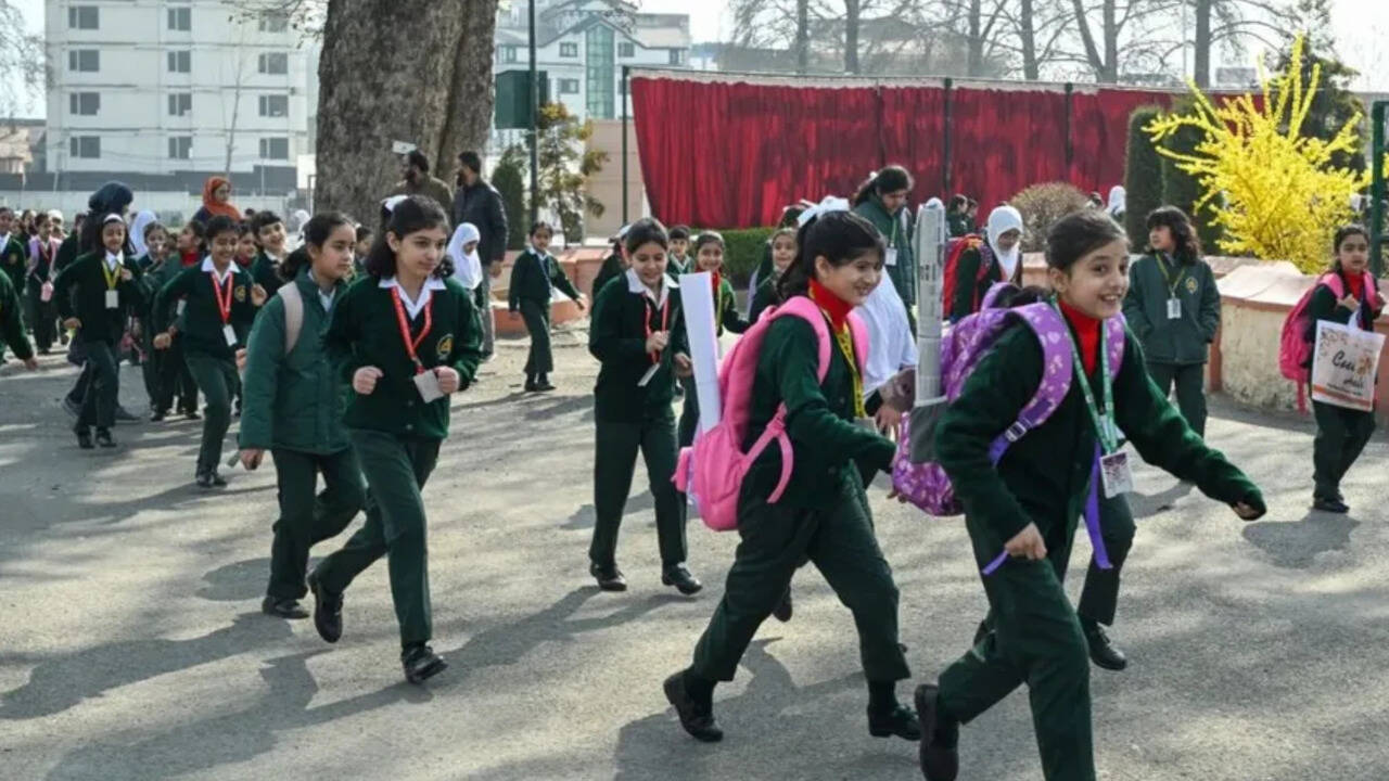 Jammu and Kashmir School Timings Changed Due to Cold Weather, Check New ...