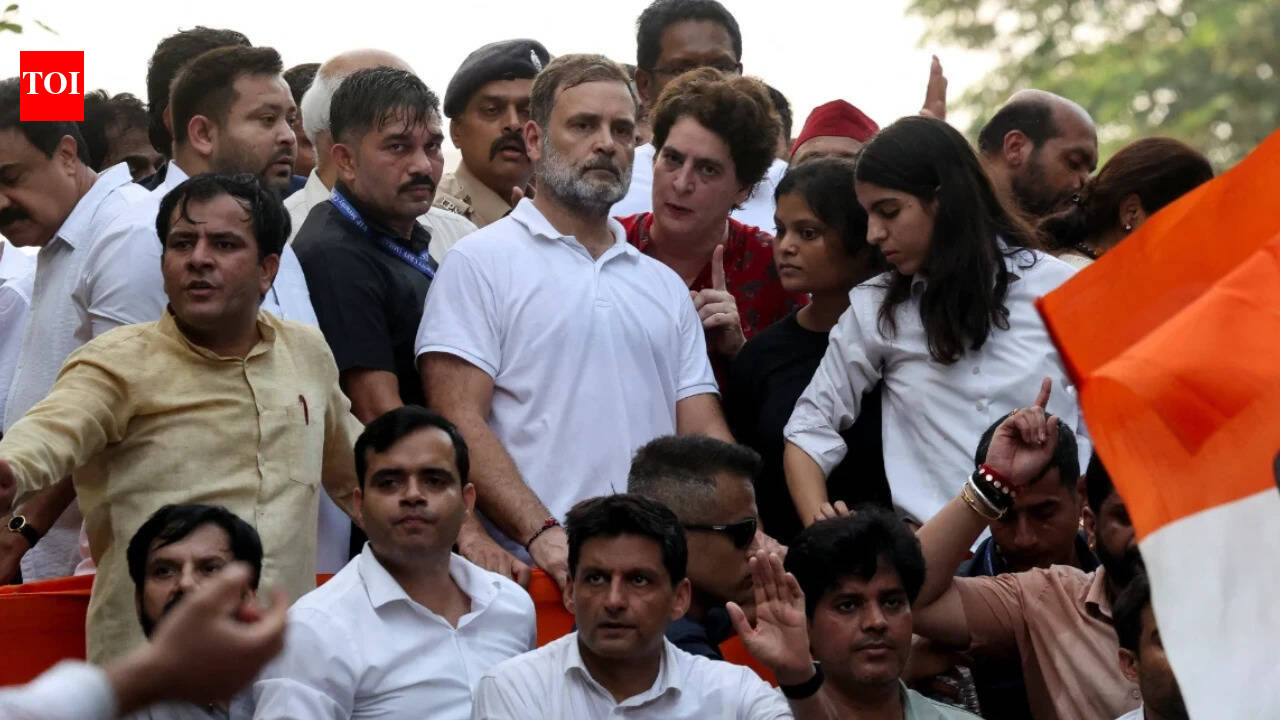 'Nobody can browbeat judiciary': SC notice to Rahul, others over Oct 12 march