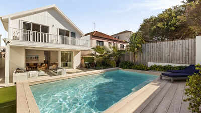 In 2015, a North Bondi beach house sold for A$4 million; 11 years later, it fetched A$17.4 million; records now reveal Nando’s billionaire owner Richard Enthoven as the mystery buyer