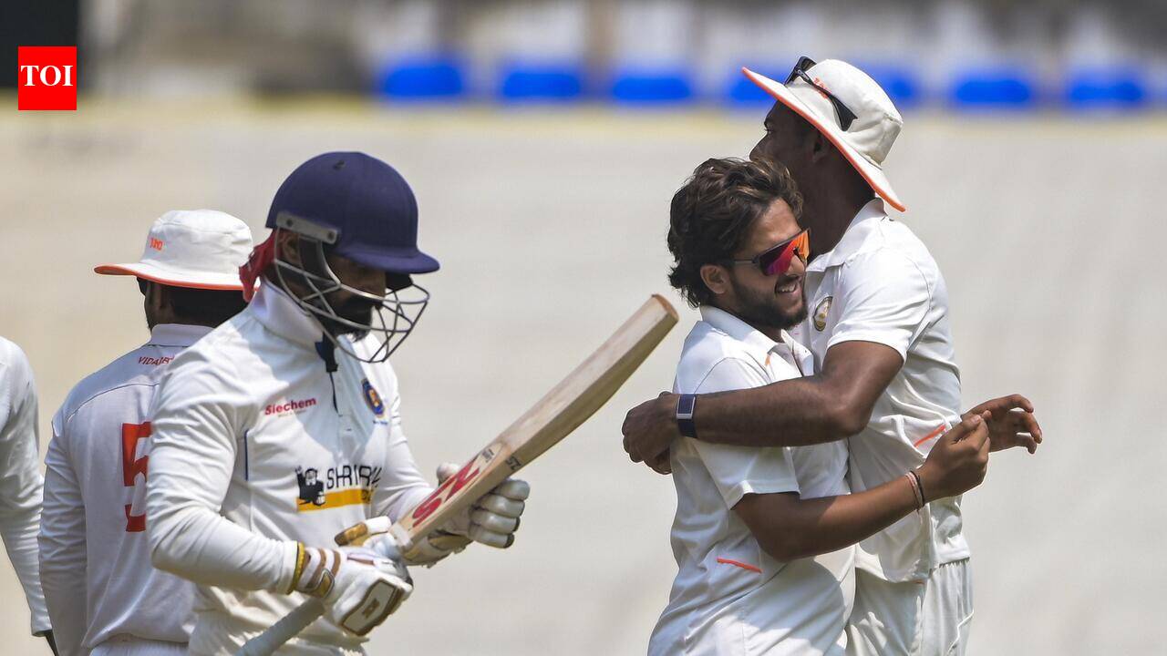 Bowlers bundle out Pondicherry for 130, spin dramatic win for Vidarbha