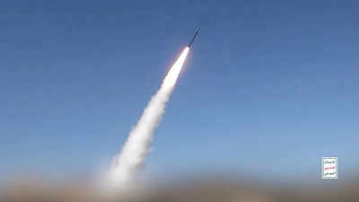 Cruise missile heading towards Medina destroyed, says Saudi Arabia; Houthis deny attack