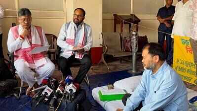 Akhil Gogoi ends 300-hr stir after govt accepts flood-relief demands