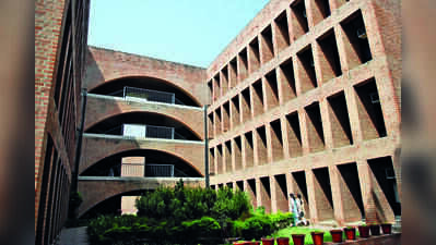 IIM-A launches two-year executive MBA programme at Dubai campus