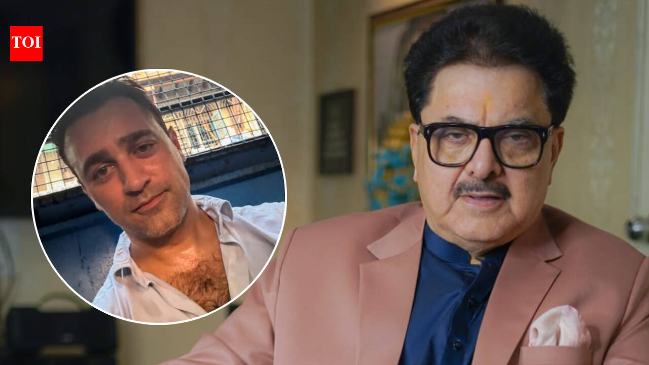 Ashoke Pandit supports government's notice asking Imran Khan to leave India