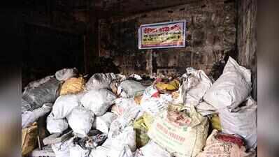 Fire-hit Manihari Bazaar traders await Diwali relief