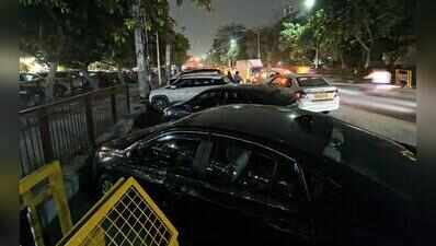 2-way traffic plan after 11 years? GMDA first needs to remove illegal parking, squatters in Gurgaon