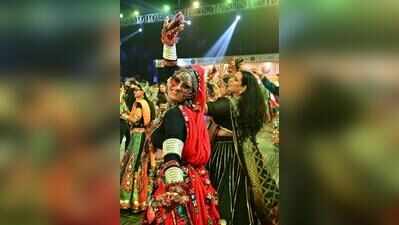 Beyond the dandiya floor, Hyd twirls to new Navratri beats in style