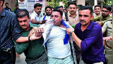 80 labour activists, textile workers detained