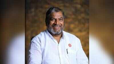 Shetti launches agitation to prevent sugar factories from starting crushing season; NFCSF chief Patil opposes his stand