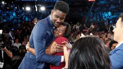 In 2025, NBA star Deandre Ayton pledged $100,000 to rebuild his mother’s Jamaican hometown after Hurricane Melissa while helping over 1,500 kids chase basketball dreams through a free camp