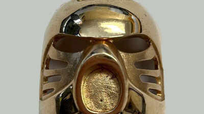 A Pennsylvania Goodwill received a small gold LEGO piece inside a donated jewelry bag and listed it from $14.95; collectors identified it as a rare 14-karat Bionicle mask and pushed the auction price to $18,101