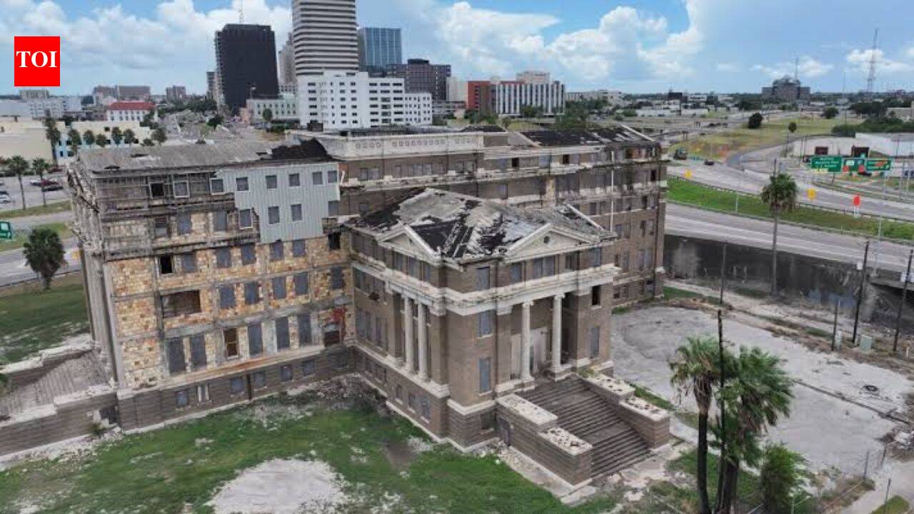 Texas courthouse vacant since 1977 faces demolition after $120 million repair estimates