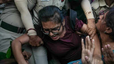 ‘For 5 hrs, no one knew’: AISA claims Neha Bora detained at RK Puram police station