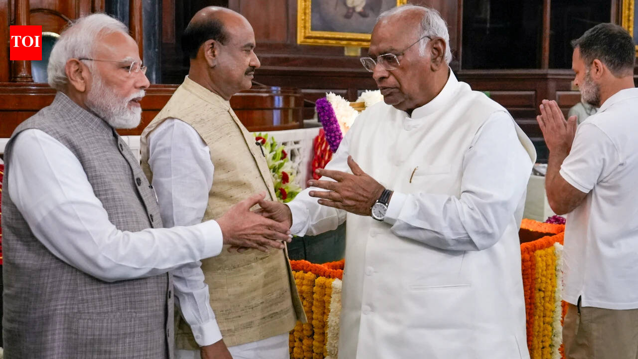 Kharge urges Modi to hold all-party meeting on delimitation bill