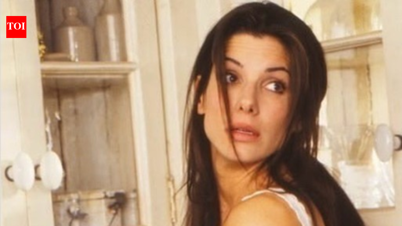 Sandra Bullock and Nicole Kidman in the 1998 film Practical Magic