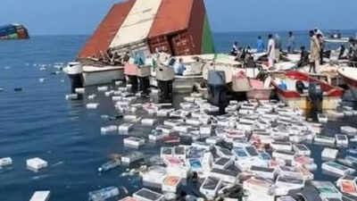 Ship sinks in Strait of Hormuz, Iranian fishermen find floating iPhones and expensive perfumes