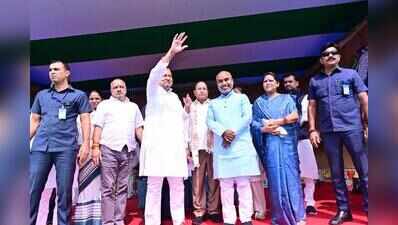 Nitish inaugurates ‘20 Saal Bemisaal’ exhibition in Gaya
