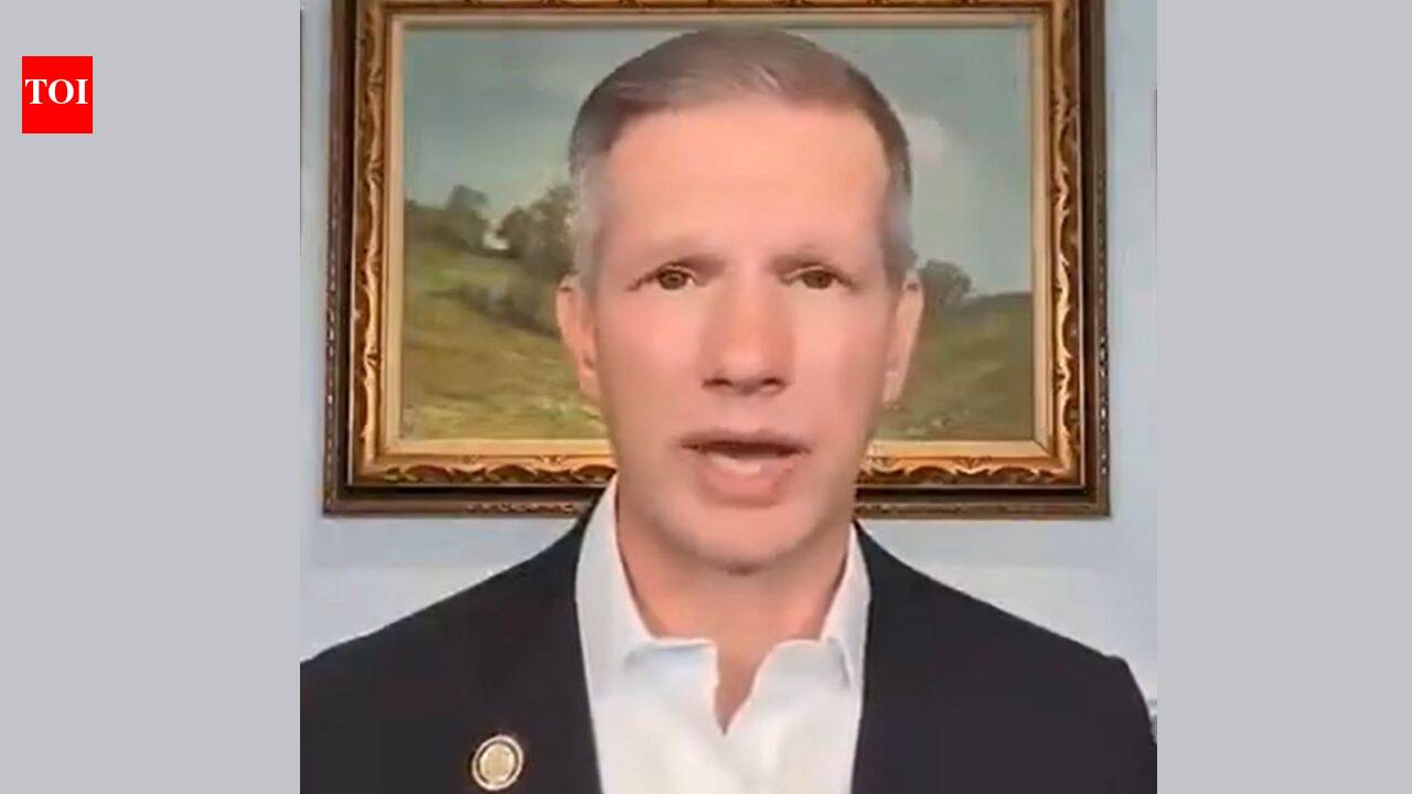 US Congressman claims H-1B visa holders from India, China replacing Americans