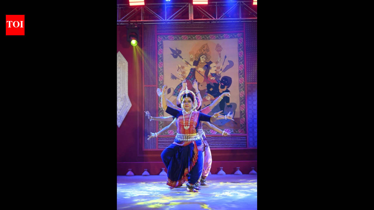 Dona Ganguly presents Rupam Dehi, Jayam Dehi at Indian Museum