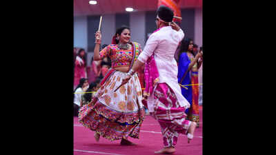 FOLK RHYTHMS TO FUSION:Dandiya & Garba Celebrations Are Evolving