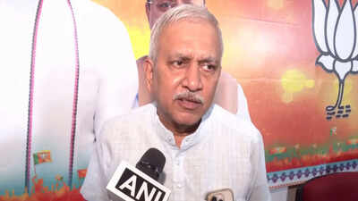 Tamil Nadu BJP slams ministers for allowing Muslim aide in skull cap into temple