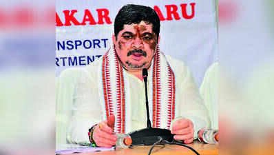 Govt orders monthly road safety reviews, CAG audit of safety funds