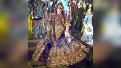 Ahmedabad: Abhayam helps women reach home amid Navratri rush