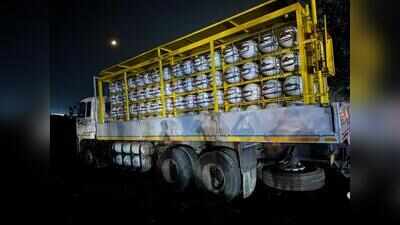 Traffic halted, shops shut after CNG cylinders leak on NH-53 near Nagpur