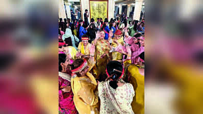 Sunday Special: In Karachi’s Garba Nights, Gujarat Is Just A Song Away