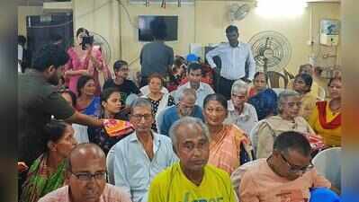 Kol Students Spread Festive Cheer At Old Age Homes