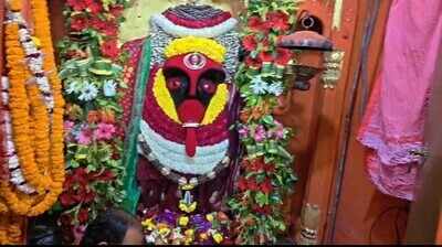 Devotion marks 7th day of Navratri at Maa Kalaratri temple in Kashi