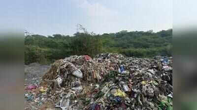 Cops detain protesters, form human chain to allow waste trucks into Aravalis in Faridabad