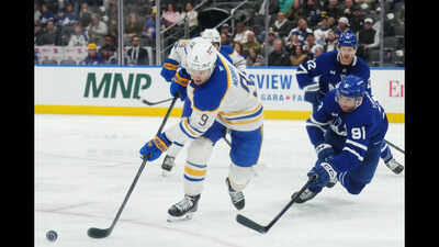 NHL player injury: Toronto Maple Leafs receive concerning John Tavares injury update as his return timeline emerges