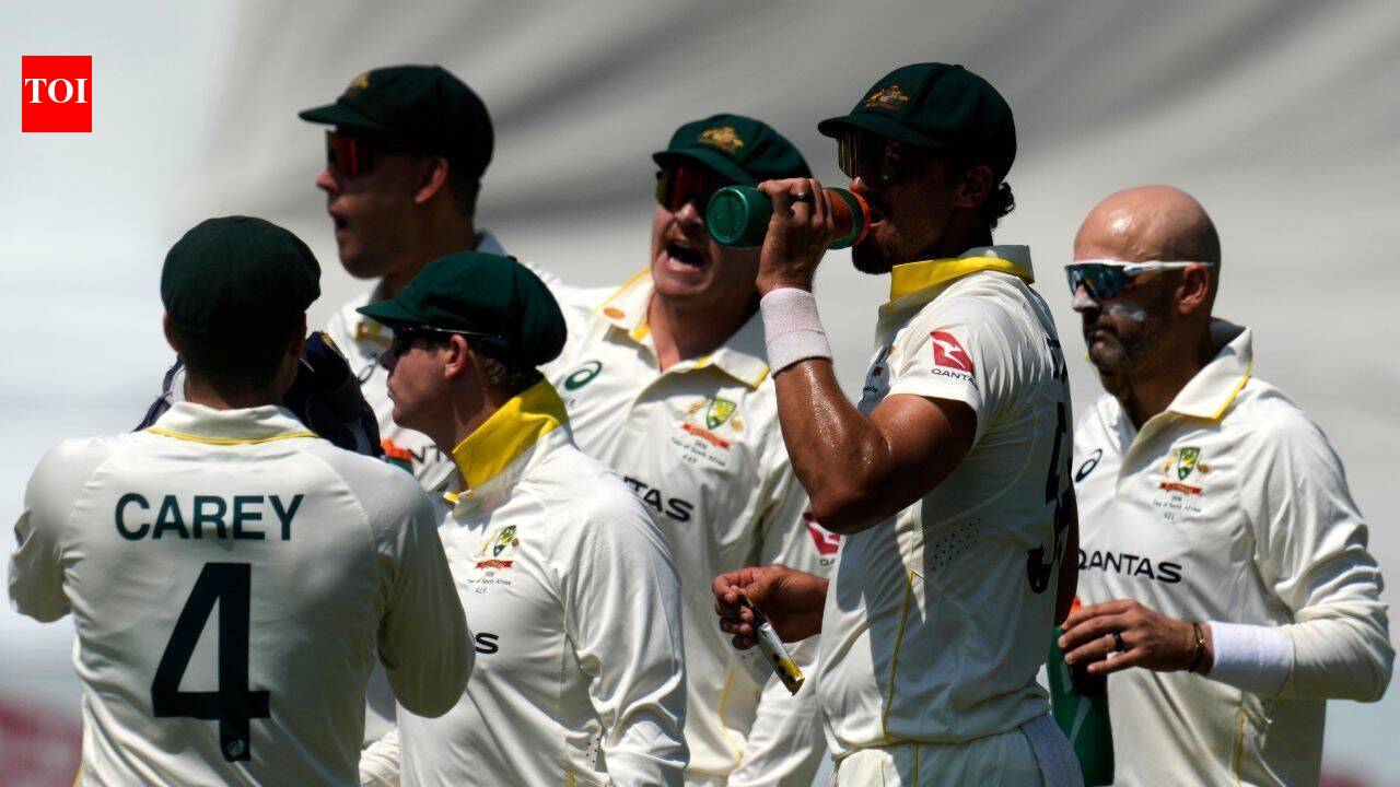 South Africa vs Australia 2nd Test live: Rain stops play