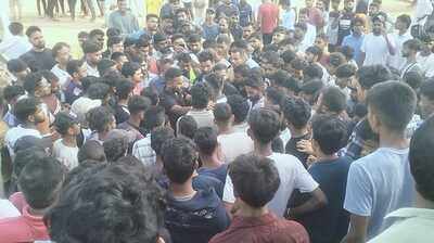 Cops intervene after clash between trainers at Chatra stadium