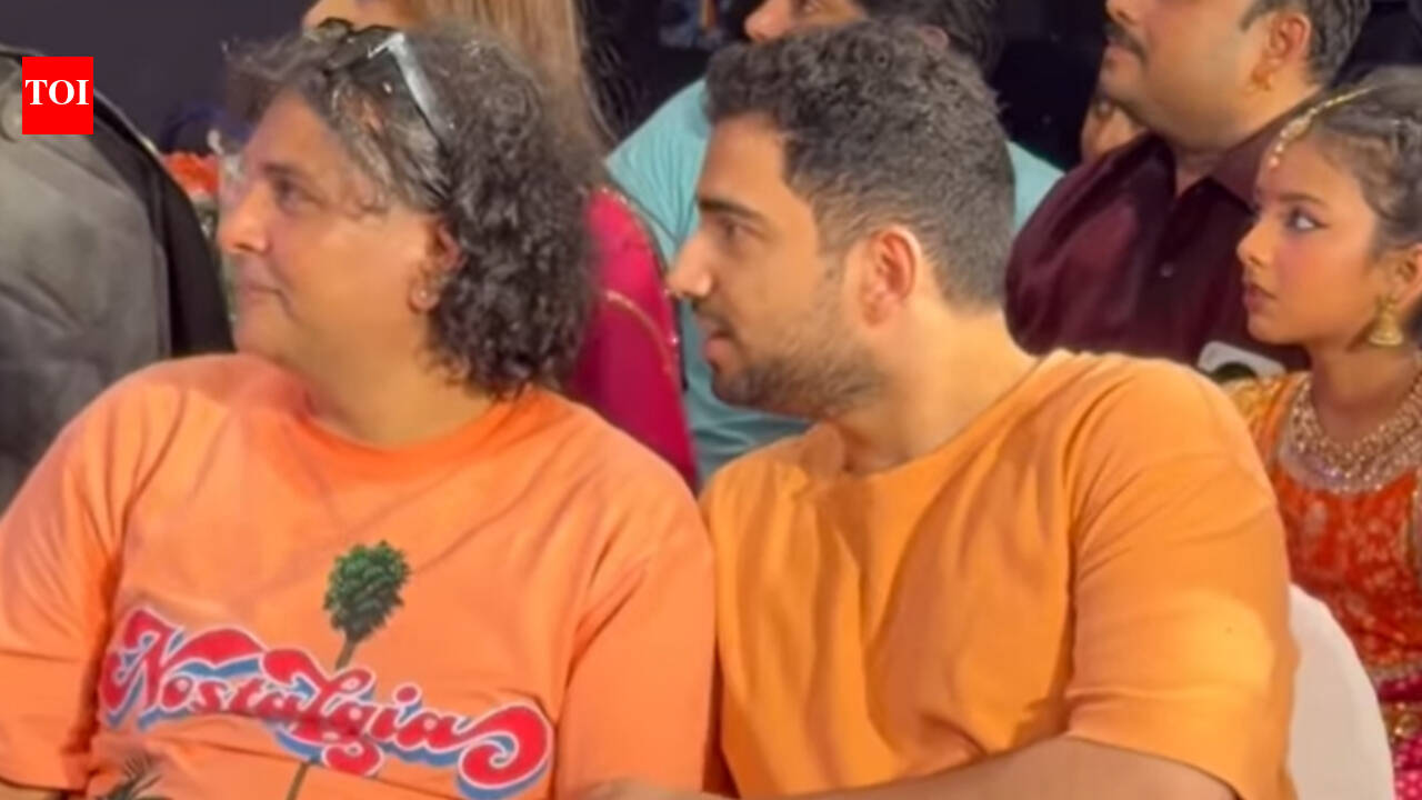 Mukesh Chhabra kisses Samay Raina’s hands in viral clip from theatre festival