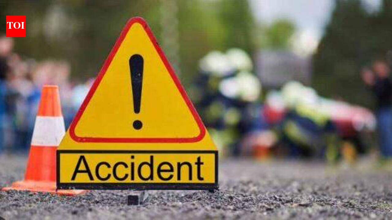 Two die as tractor overturns in Banka