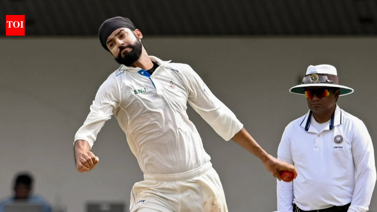 Gurjapneet Singh in action for Tamil Nadu in the Ranji Trophy