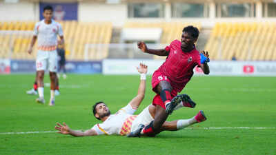 Four-star East Bengal leave Churchill reeling
