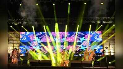 Full-on footfall at 'Garba Grih’