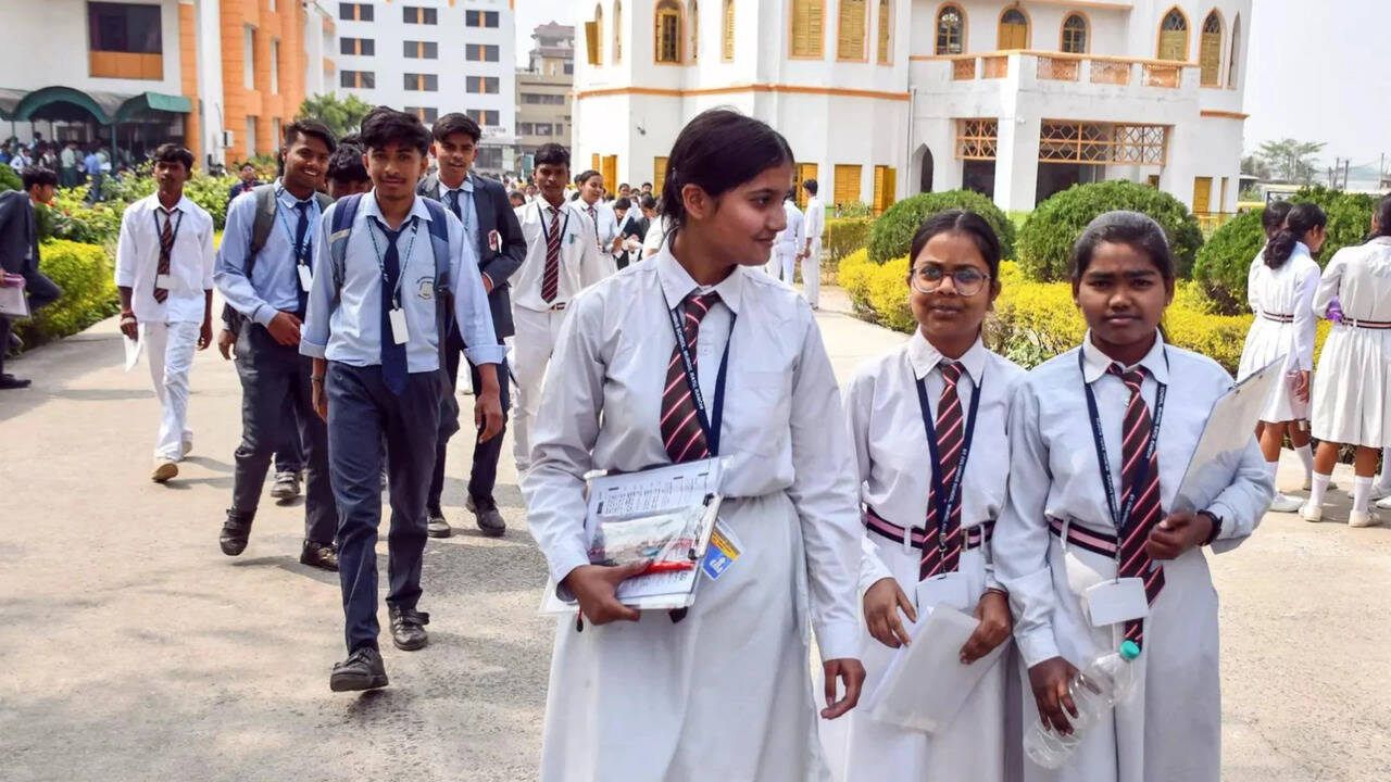 CBSE Class 10, 12 Date Sheet 2027 awaited: Board confirms no change in ...