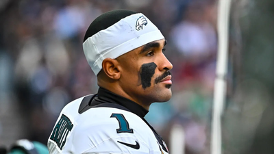 “That could be a life or death situation”: NFL insider outlines the risks Jalen Hurts faces as his comeback remains uncertain