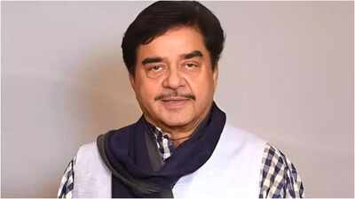 Shatrughan Sinha reacts to Tiger Shroff firing incident; calls it ‘shocking’; praises Devendra Fadnavis, Eknath Shinde for taking action